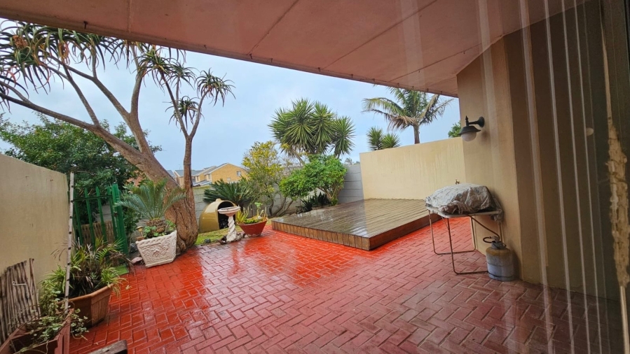 2 Bedroom Property for Sale in Hartenbos Central Western Cape